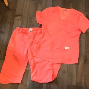 Peach scrubs koi tech small pants and scrub top
